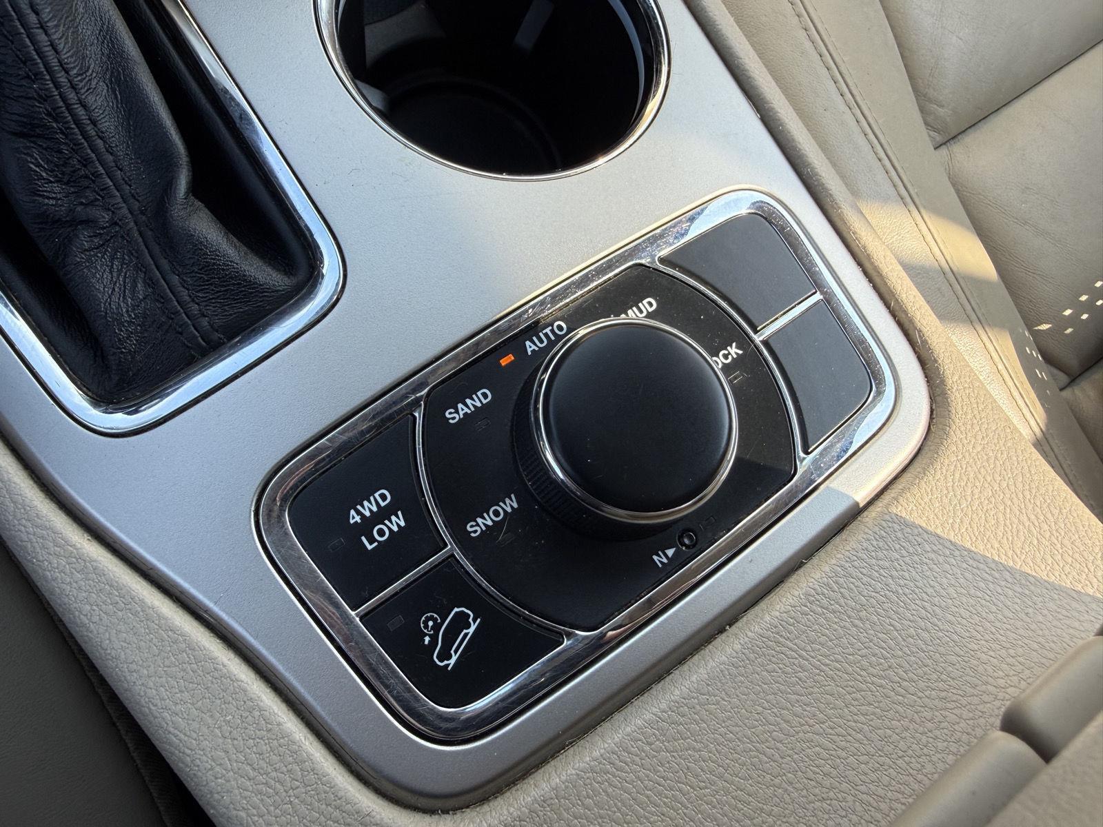 2016 Jeep Grand Cherokee Limited photo 12