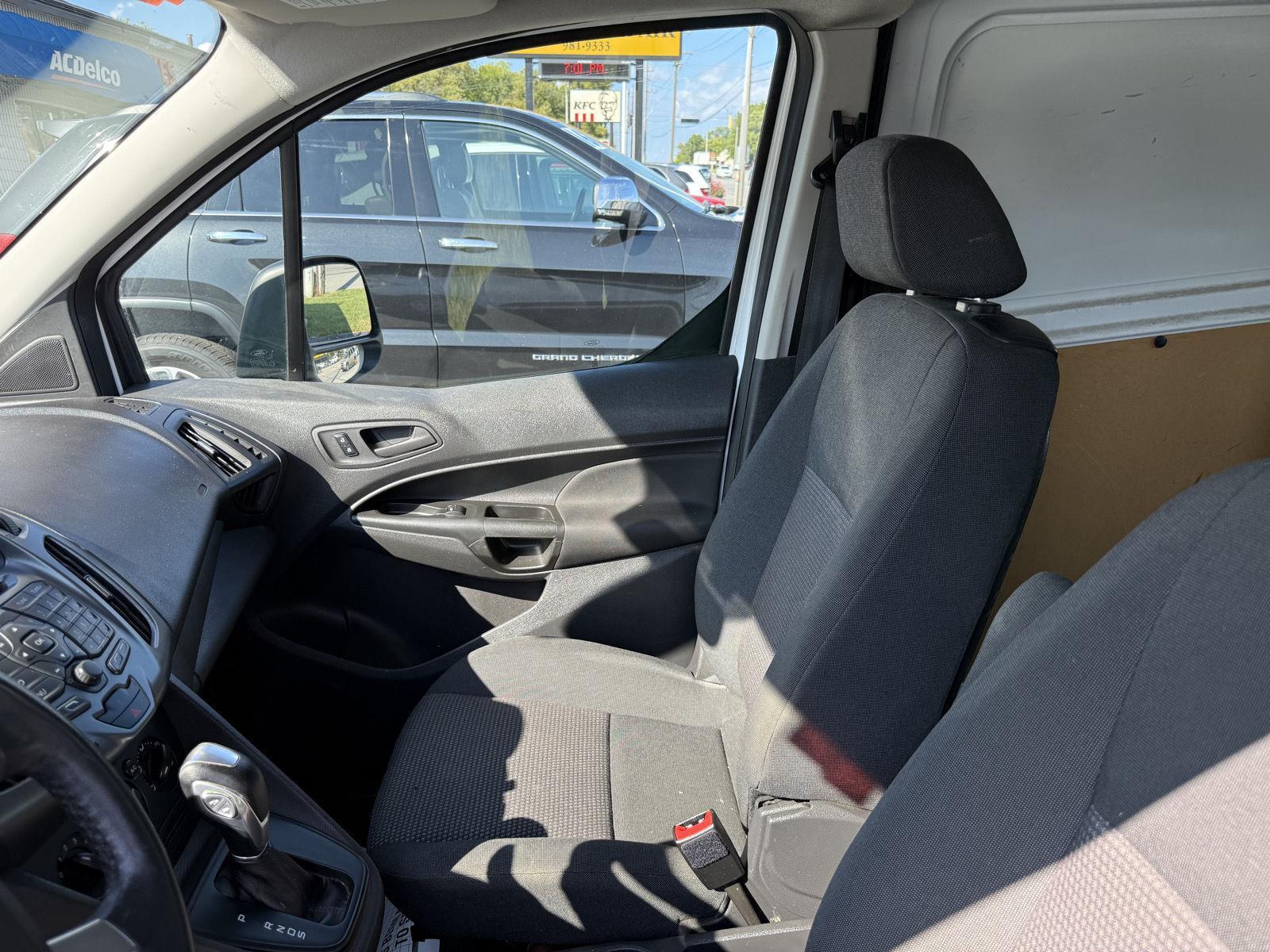 2015 Ford Transit Connect XL photo 12