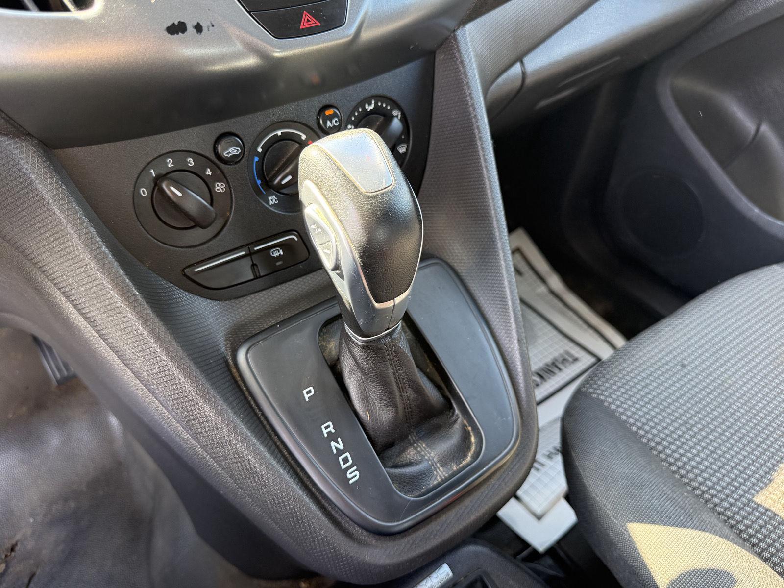 2015 Ford Transit Connect XL photo 13