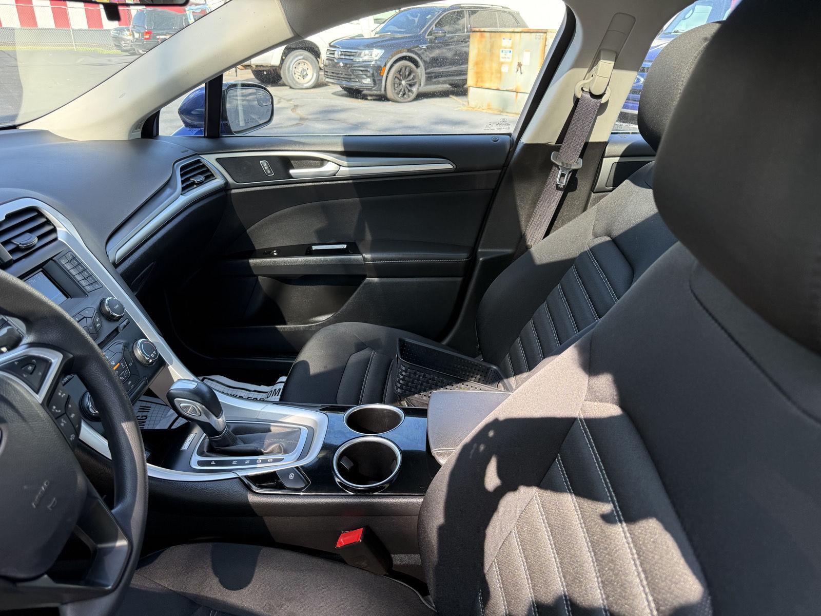 2013 Ford Fusion SE photo 13