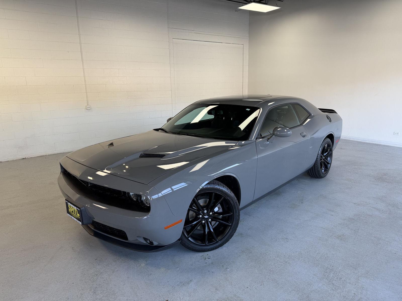 2018 Dodge Challenger SXT photo 3