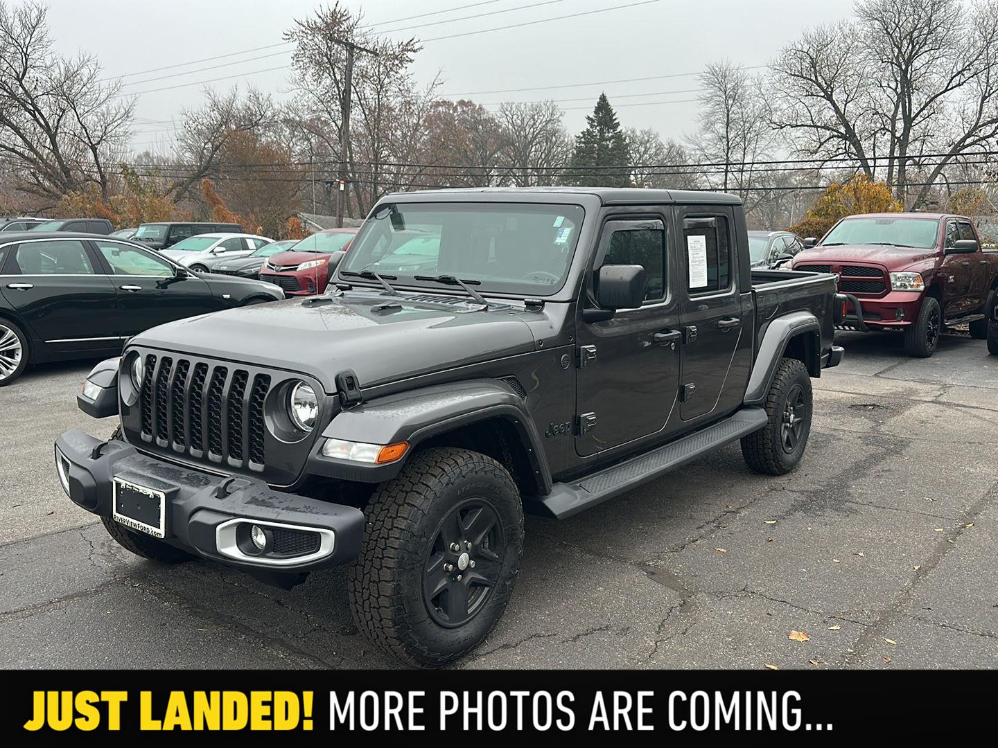 2022 Jeep Gladiator Sport S's photo