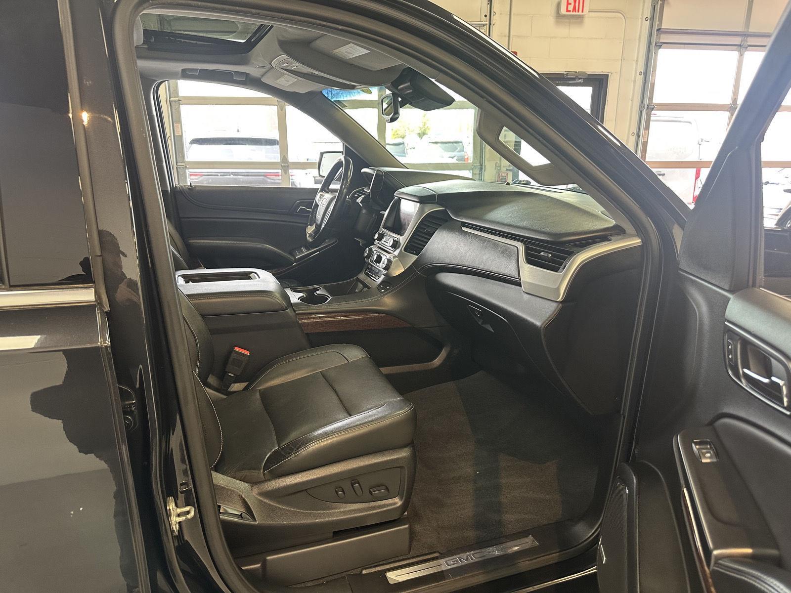 2020 GMC Yukon XL SLT - Photo 20