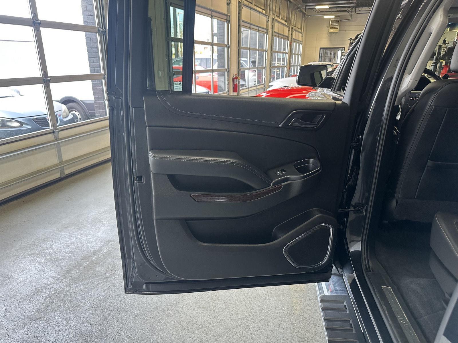 2020 GMC Yukon XL SLT - Photo 24