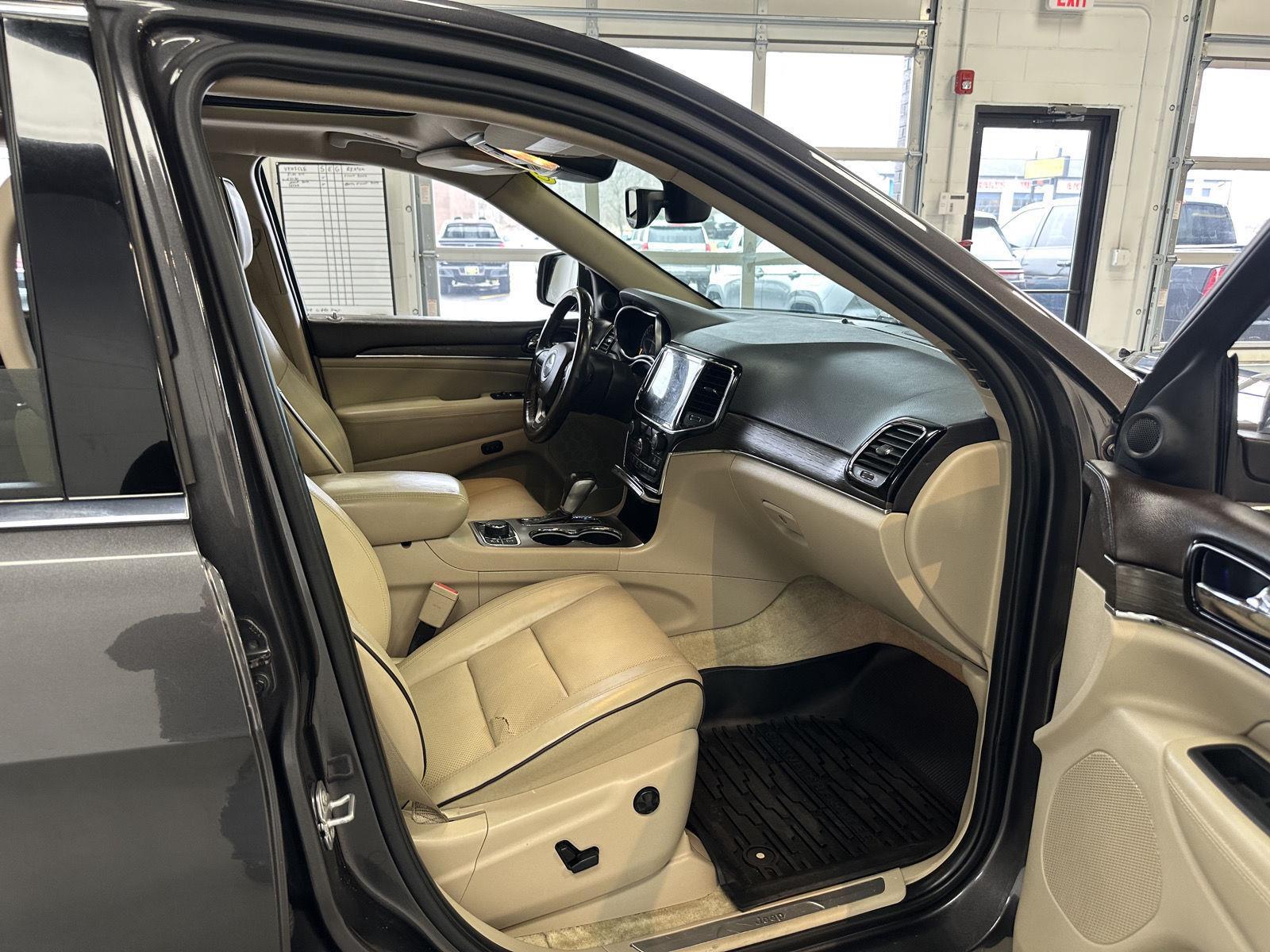 2019 Jeep Grand Cherokee Overland - Photo 20