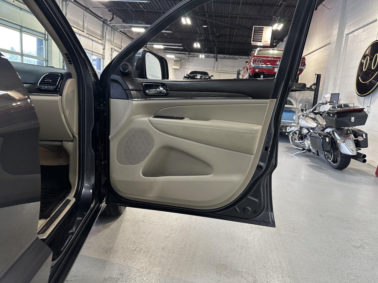 2019 Jeep Grand Cherokee Overland - Photo 21