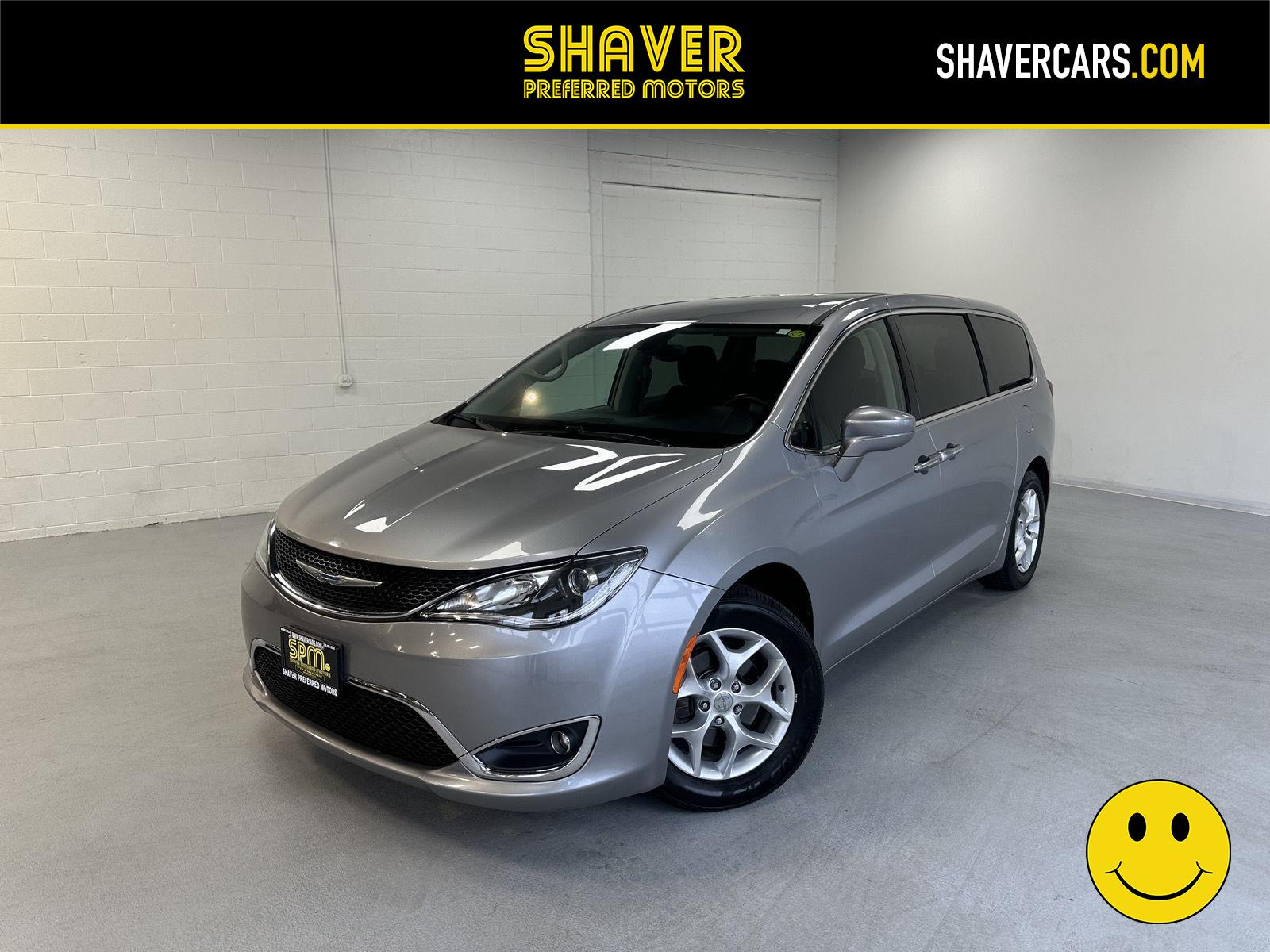 2018 Chrysler Pacifica Touring Plus's photo