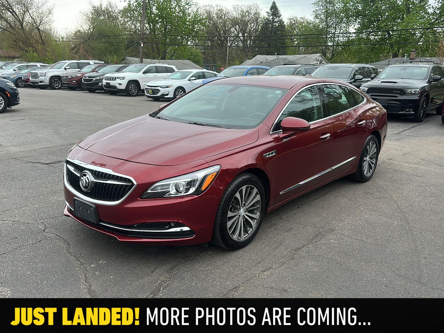 2017 Buick LaCrosse Essence's photo
