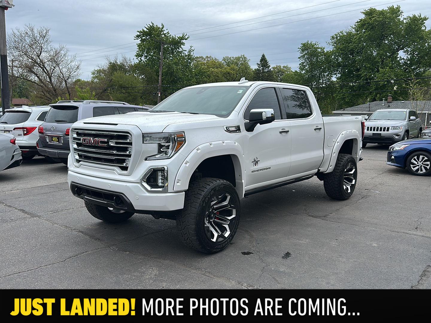 2020 GMC Sierra 4WD Crew Cab Short Box SLT's photo