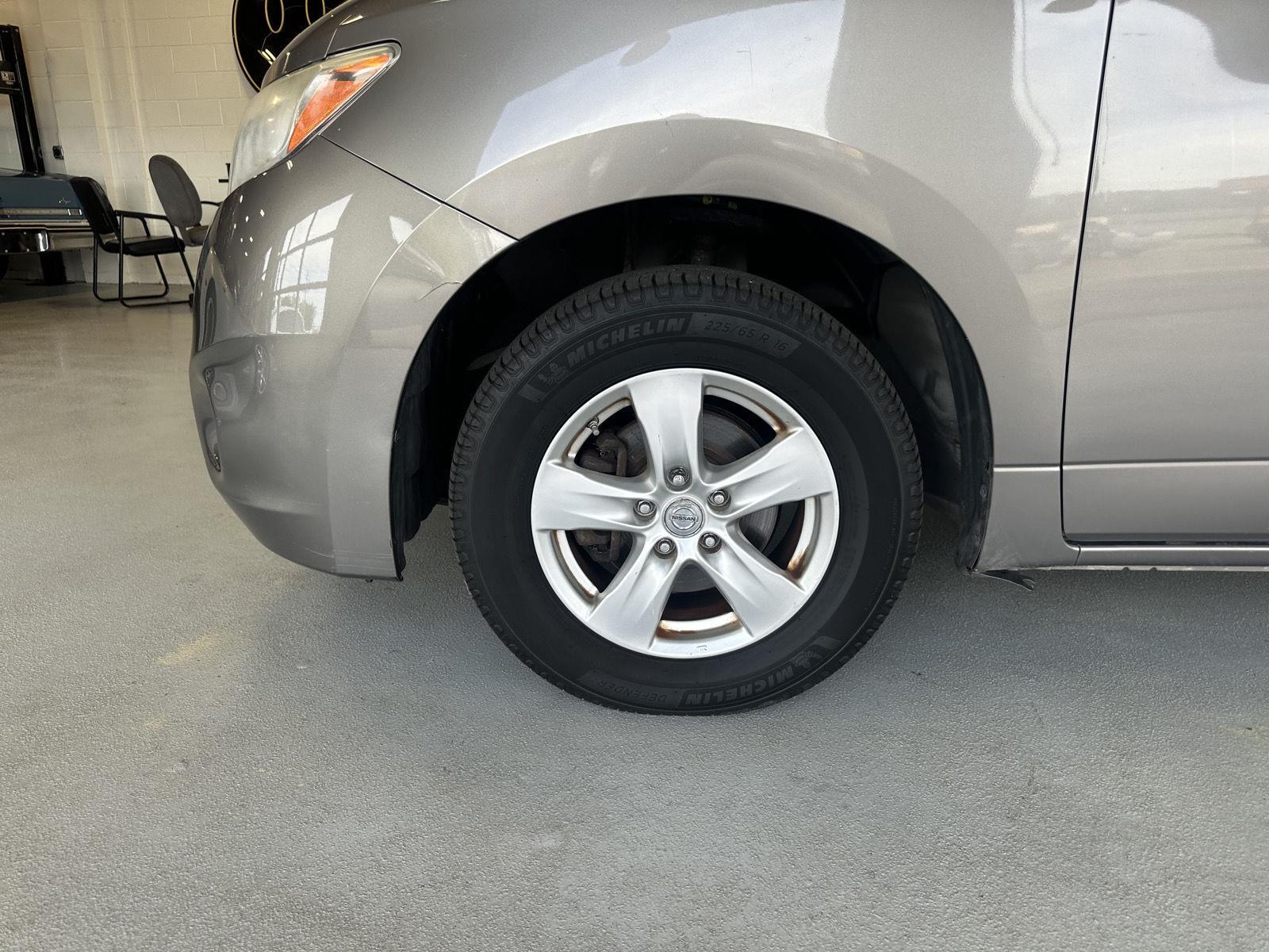 2016 Nissan Quest 13