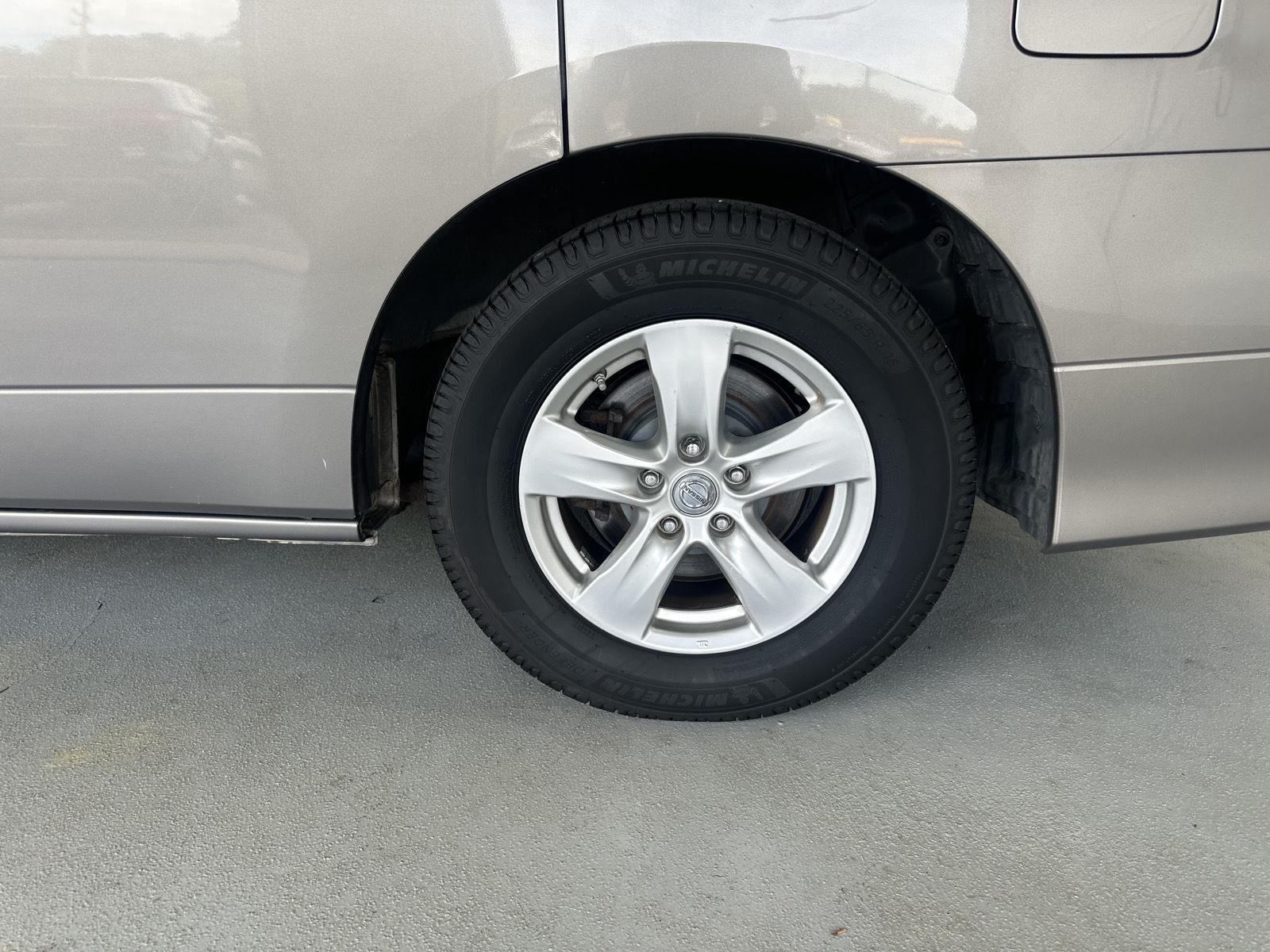2016 Nissan Quest 14