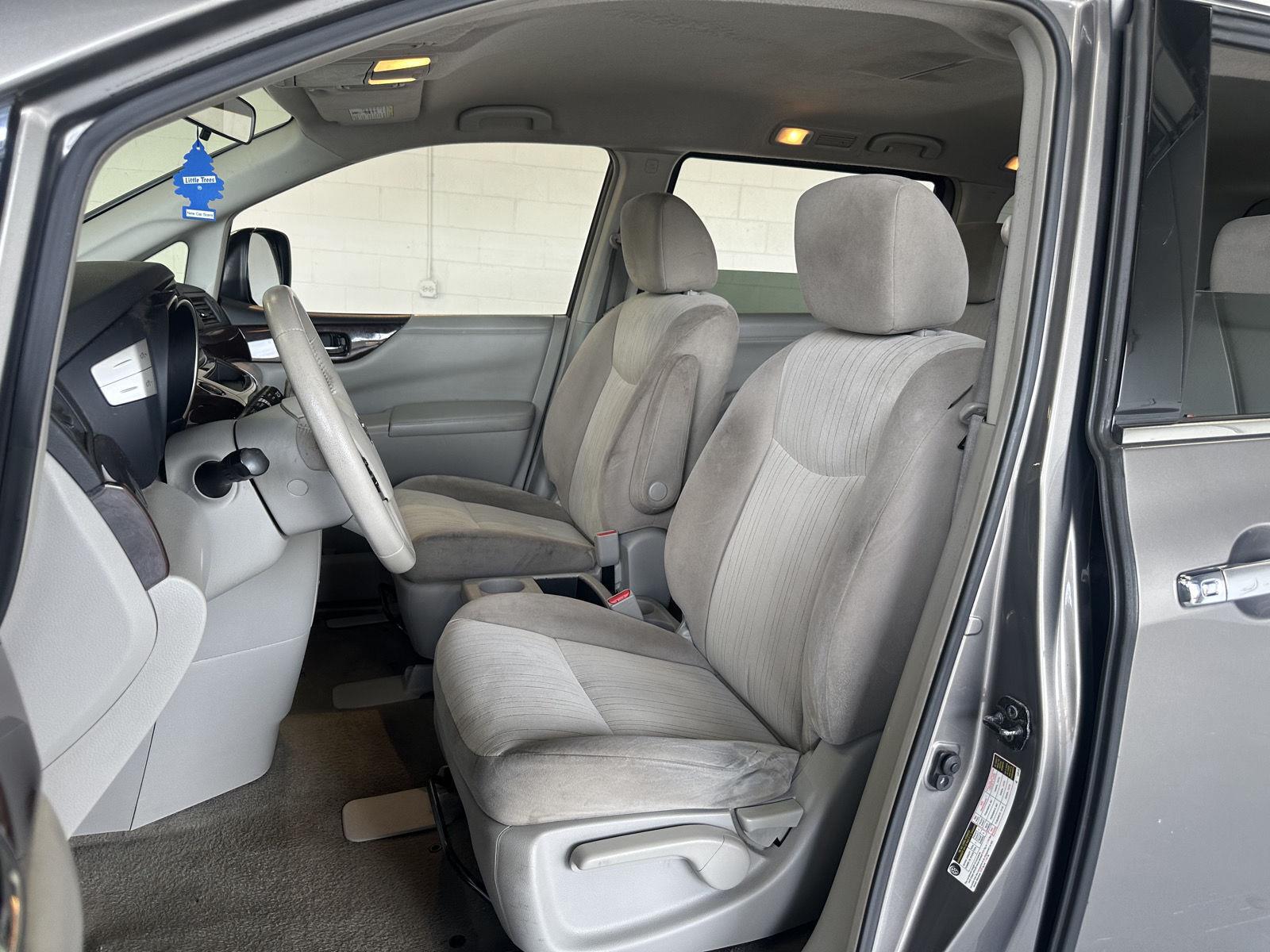 2016 Nissan Quest 19