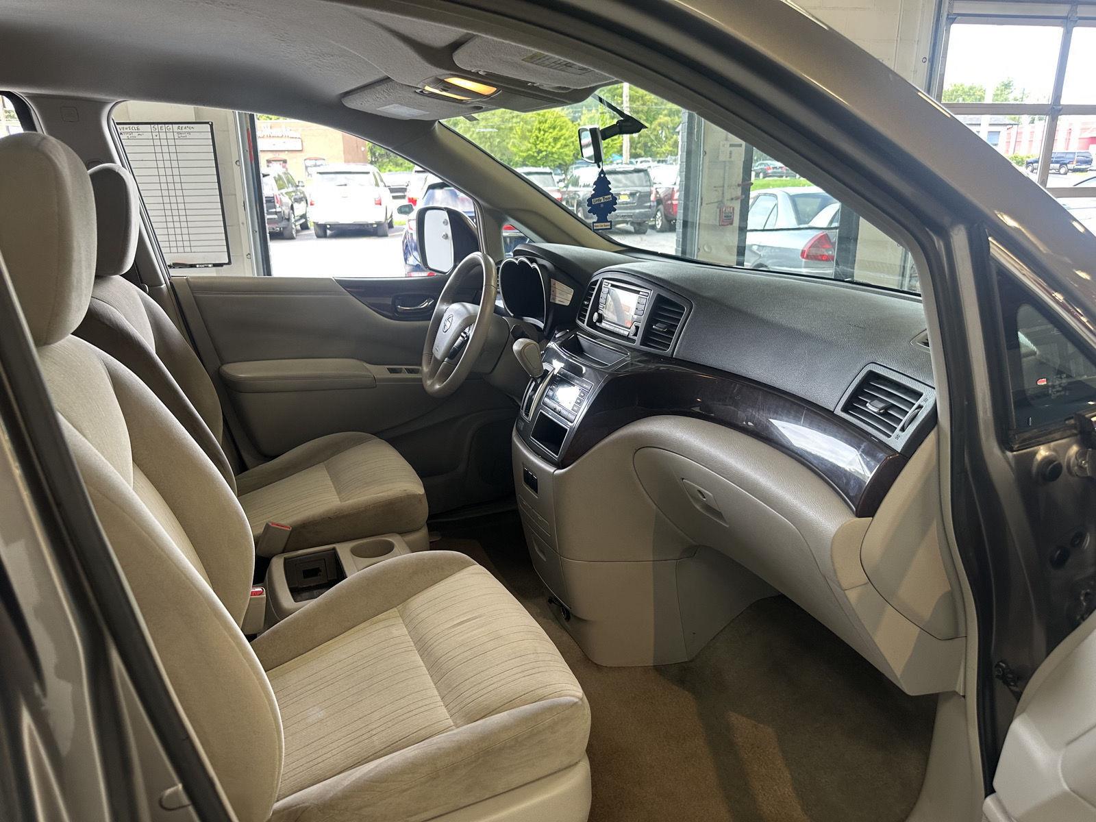 2016 Nissan Quest 20