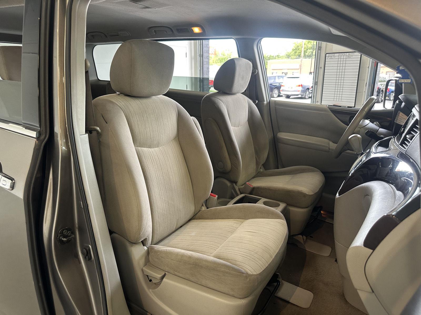 2016 Nissan Quest 22