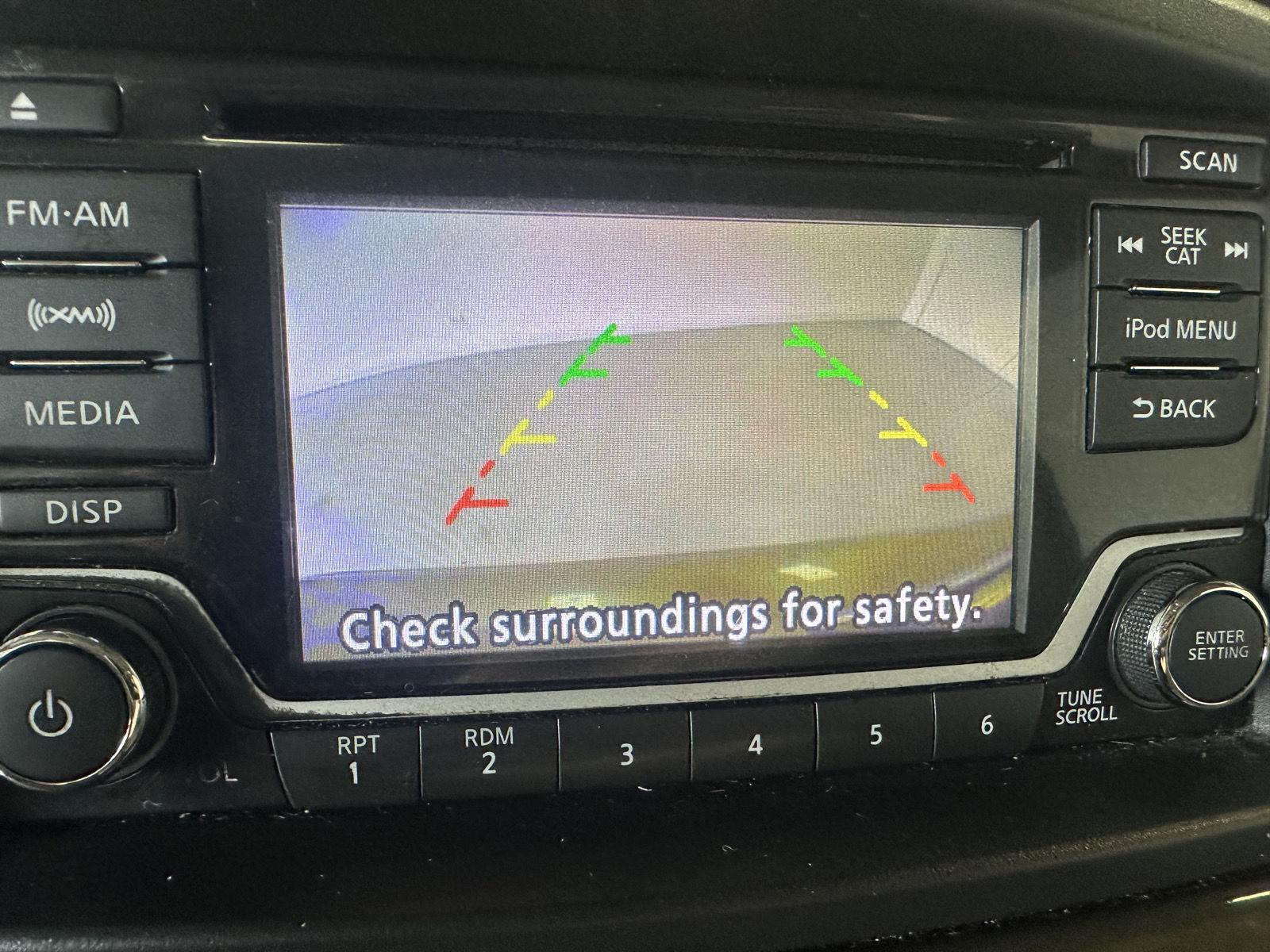 2016 Nissan Quest 33