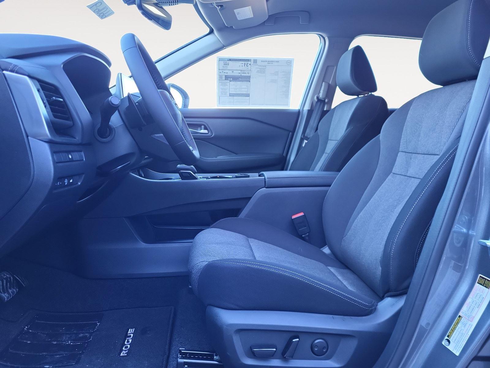 2026 Nissan Rogue SV - Photo 10