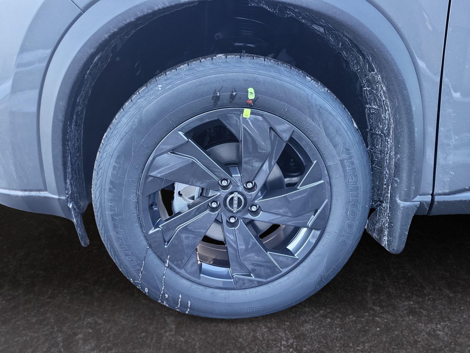 2026 Nissan Rogue SV - Photo 15