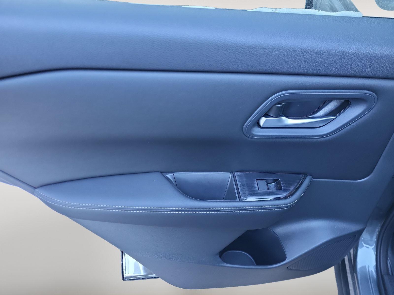 2026 Nissan Rogue SV - Photo 18