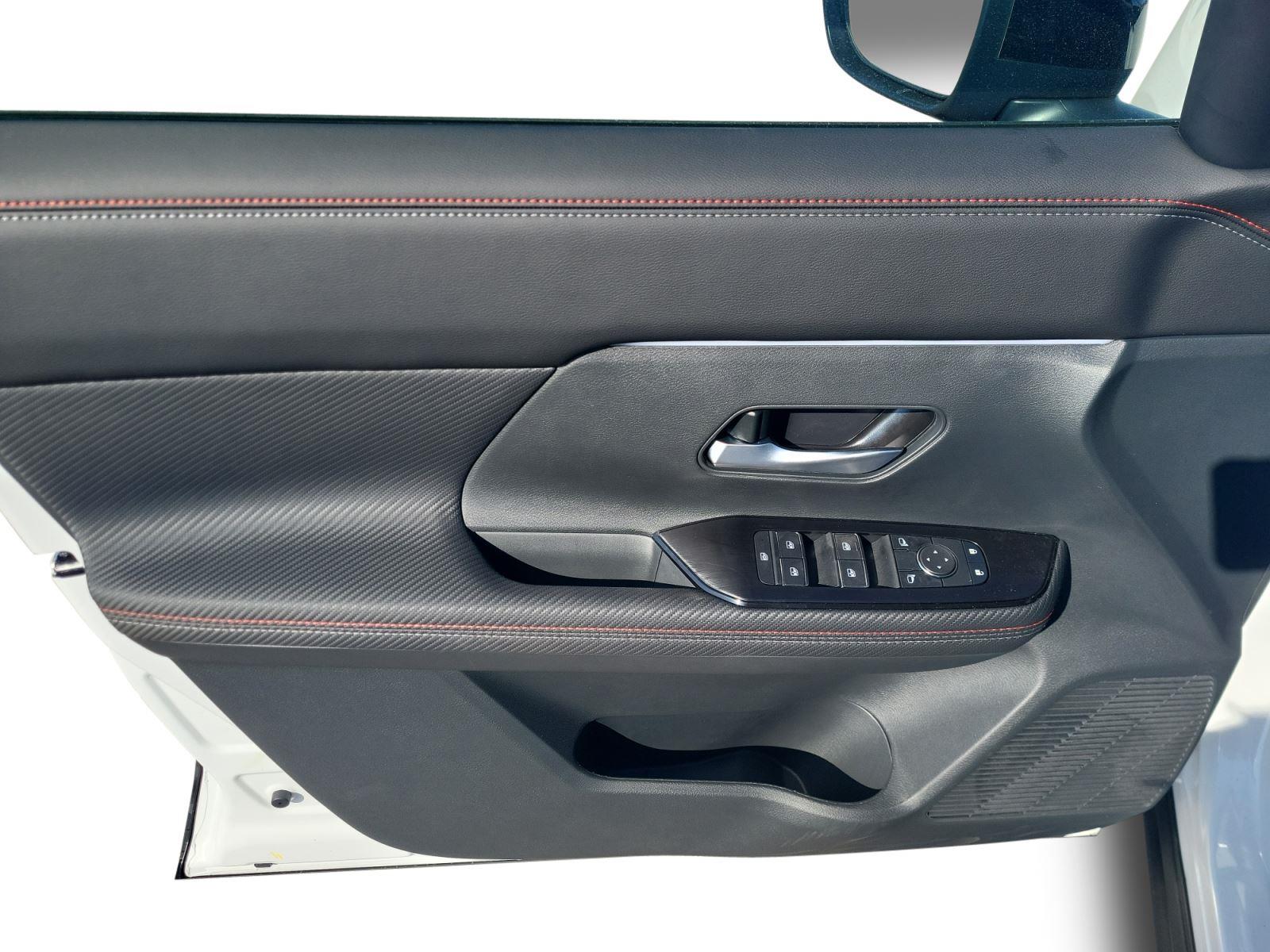 2026 Nissan KICKS SR AWD - Photo 9