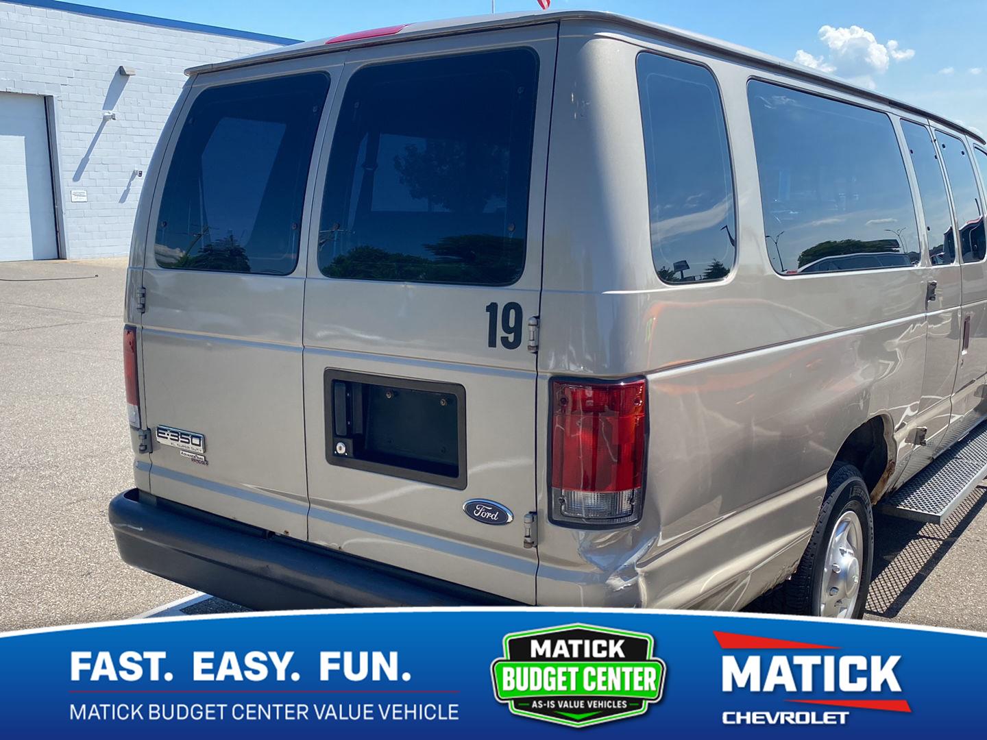 2007 Ford E-Series E-350 Super Duty XL Extended Passenger Van