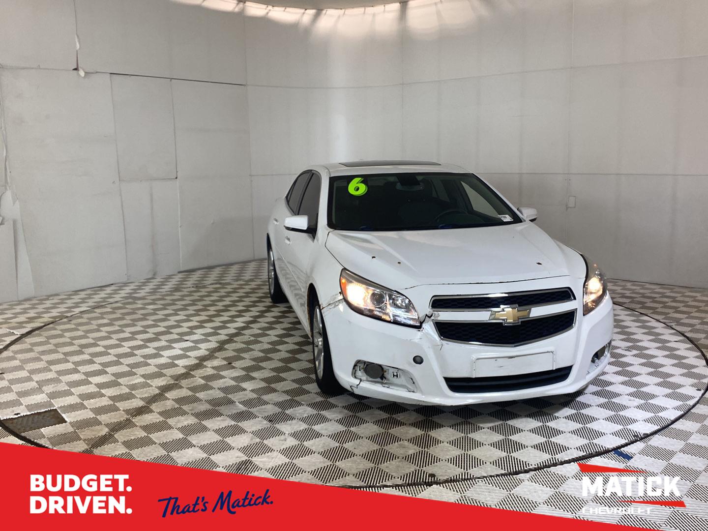 Summit White 2016 Chevrolet Malibu Sedan Front-Wheel Drive 6-Speed Automatic