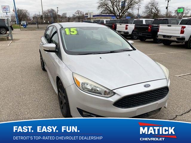 Ingot Silver 2015 Ford Focus Hatchback Front-Wheel Drive 6-Speed Automatic