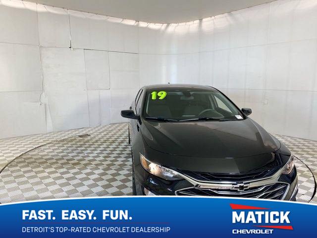 Mosaic Black Metallic 2019 Chevrolet Malibu Sedan Front-Wheel Drive Continuously Variable Transmission