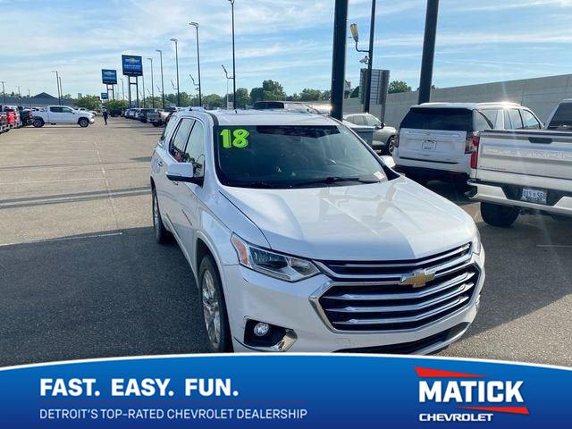 White (Iridescent Pearl Tricoat) 2018 Chevrolet Traverse SUV / Crossover Four-Wheel Drive 9-Speed Automatic