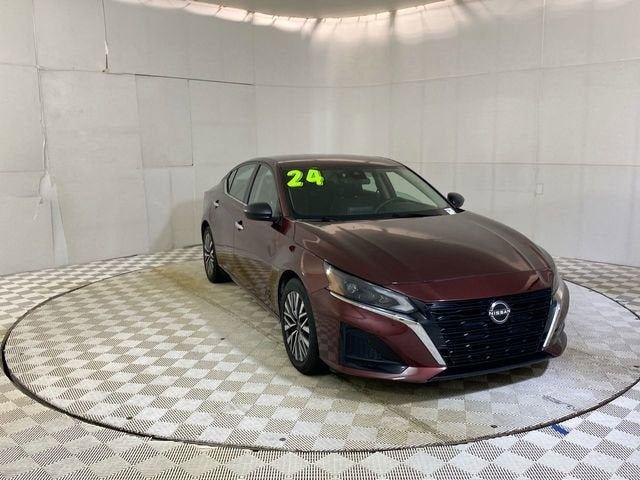 Garnet Pearl Metallic 2024 Nissan Altima Sedan Front-Wheel Drive Continuously Variable Transmission