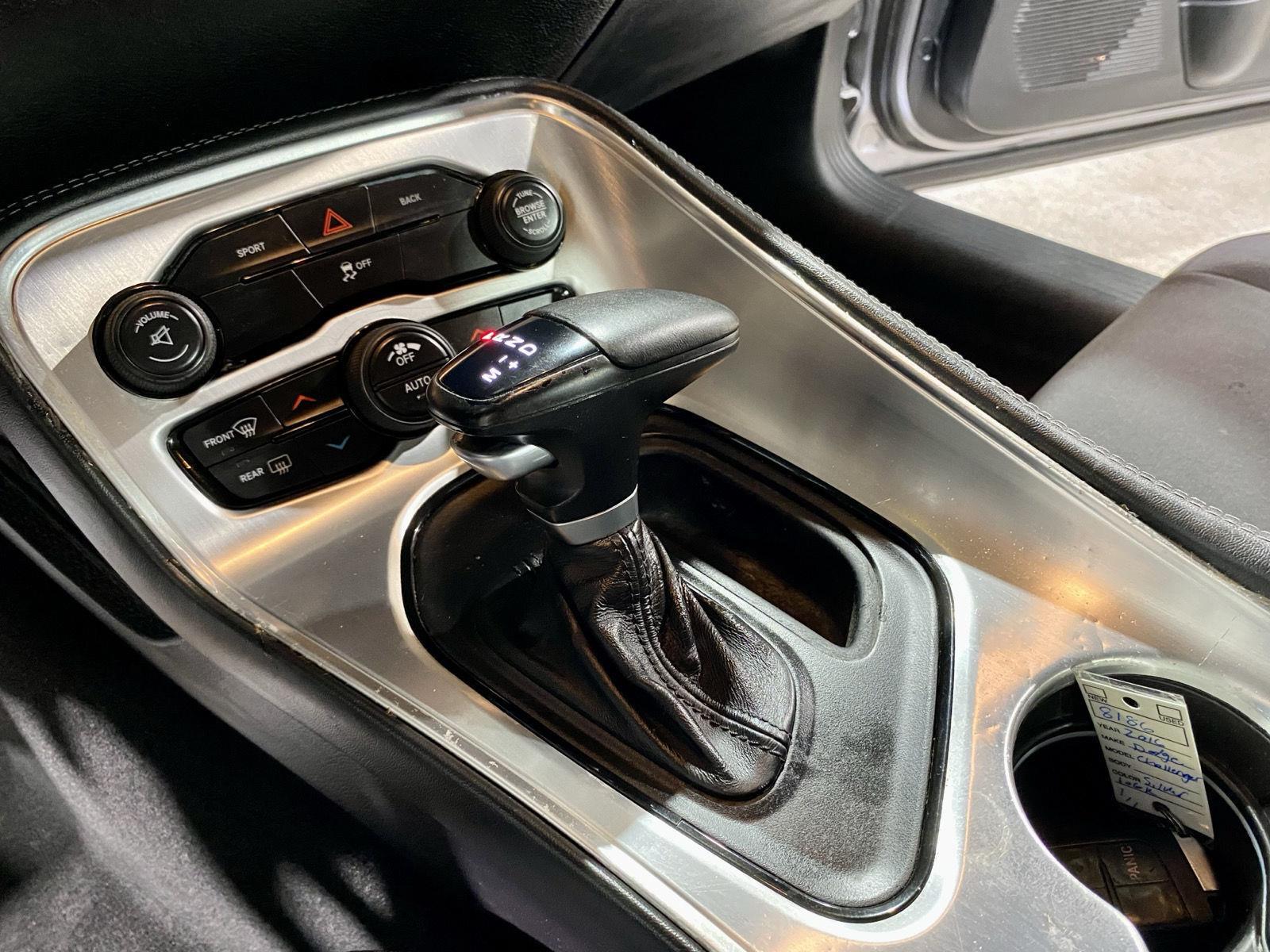 2016 Dodge Challenger SXT photo 27