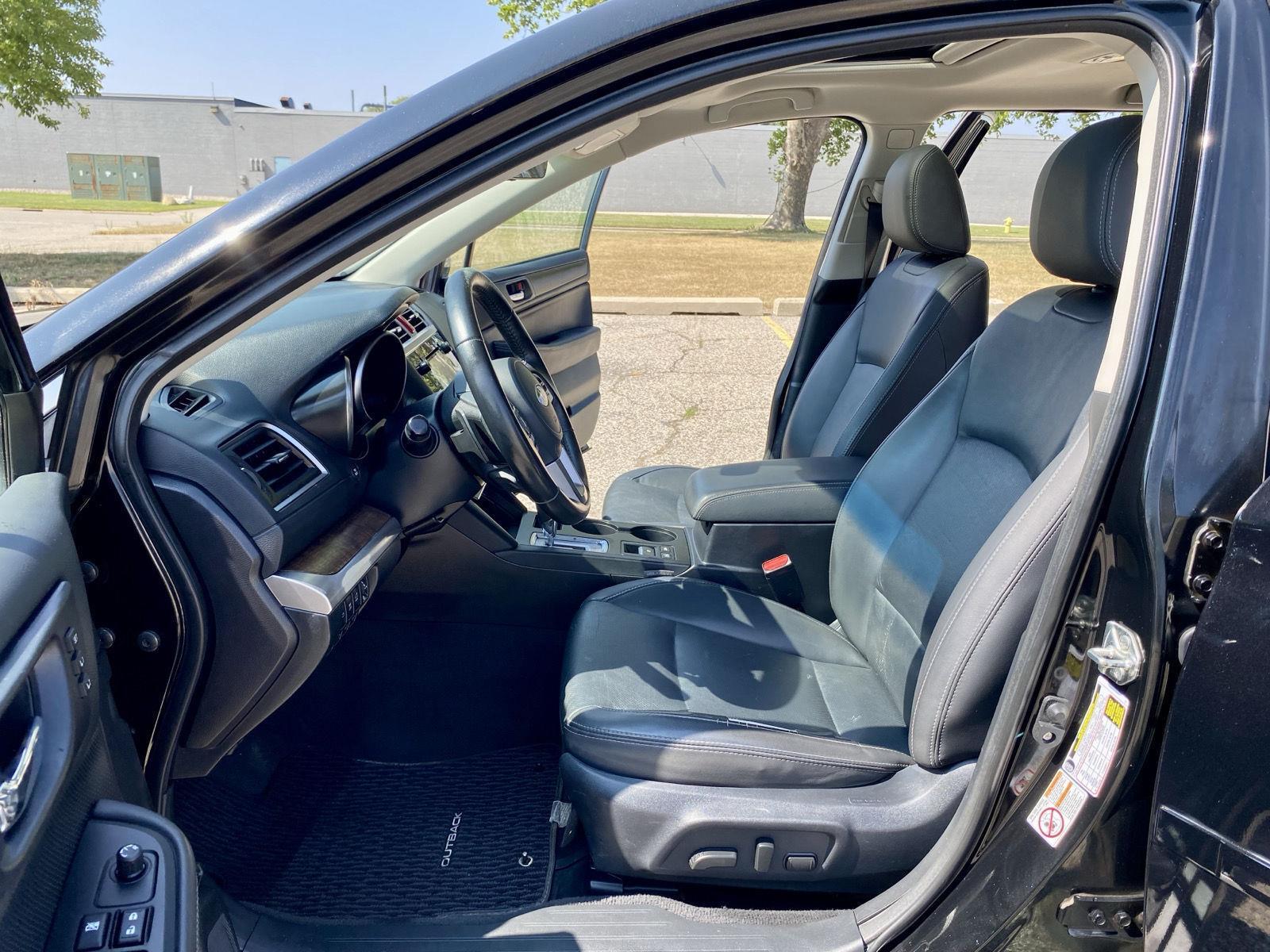 2017 Subaru Outback Limited photo 2