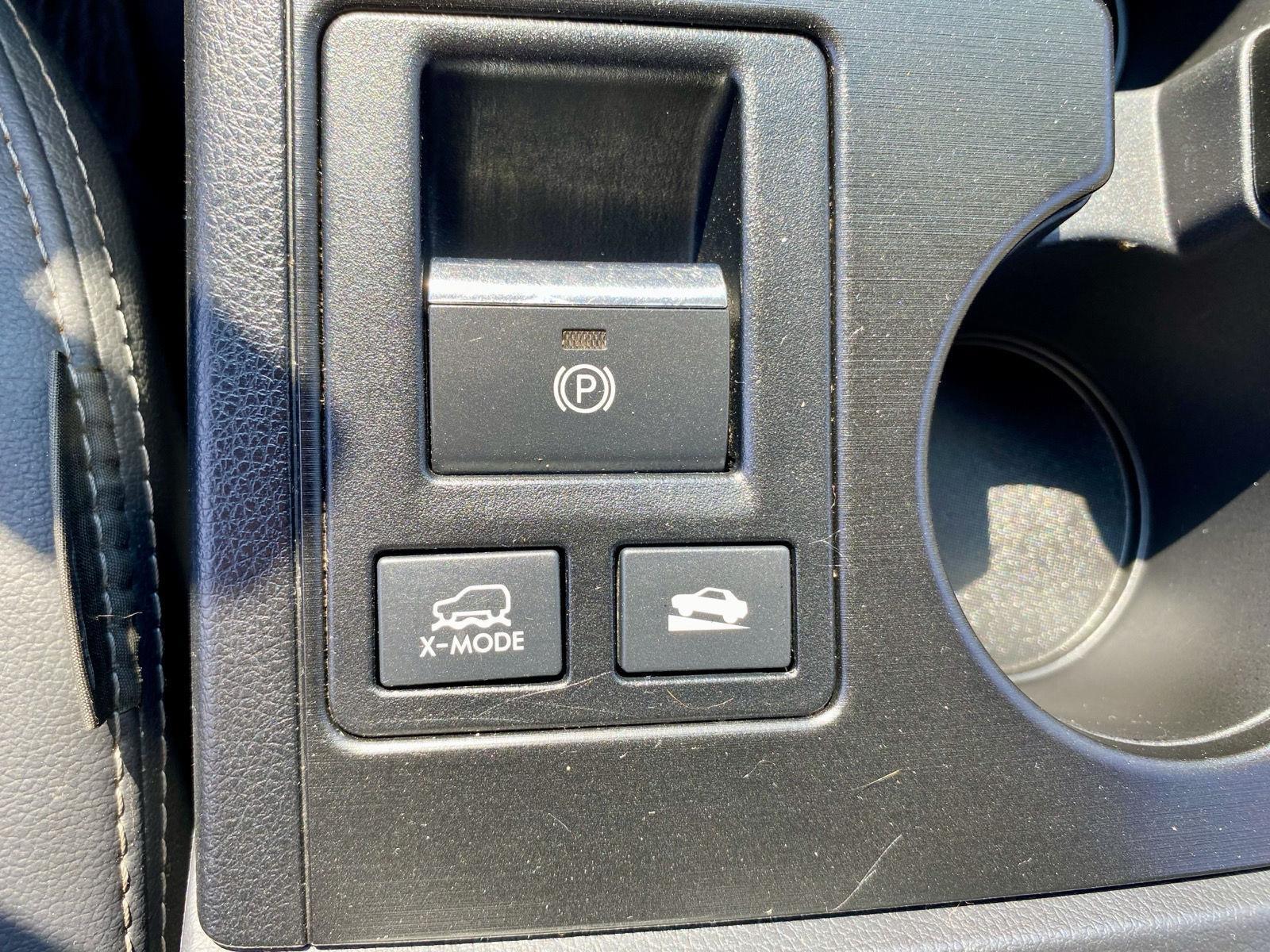 2017 Subaru Outback Limited photo 32