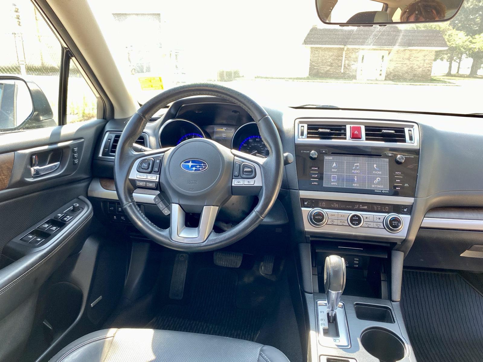 2017 Subaru Outback Limited photo 3