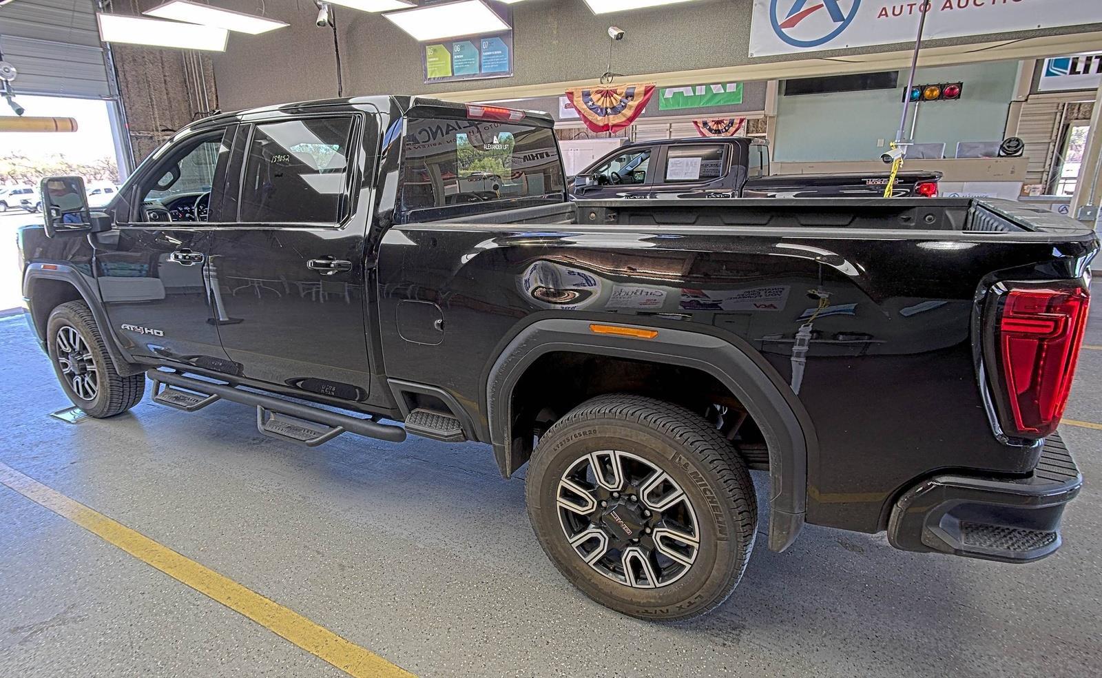 2023 GMC Sierra 2500HD AT4's photo