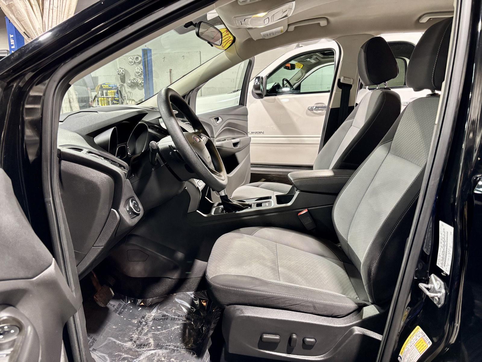 2017 Ford Escape SE's photo