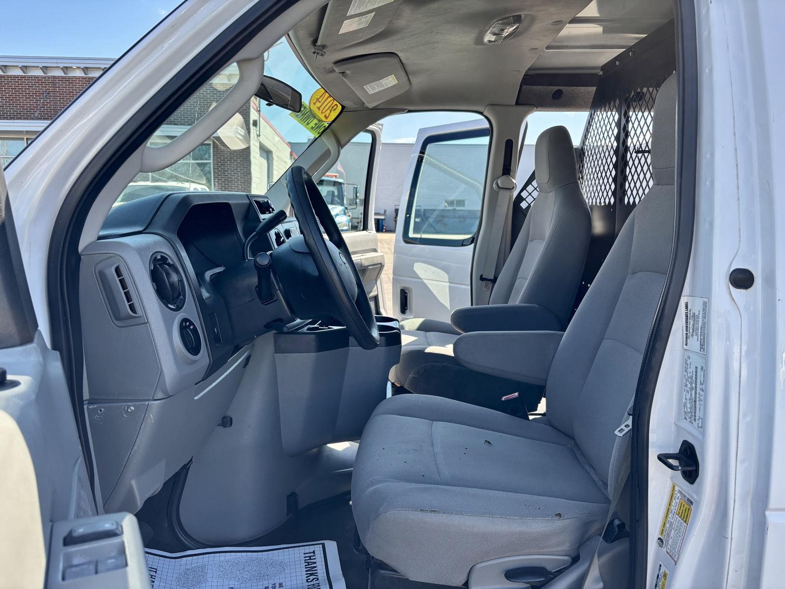 2014 Ford E-Series Econoline Van Commercial