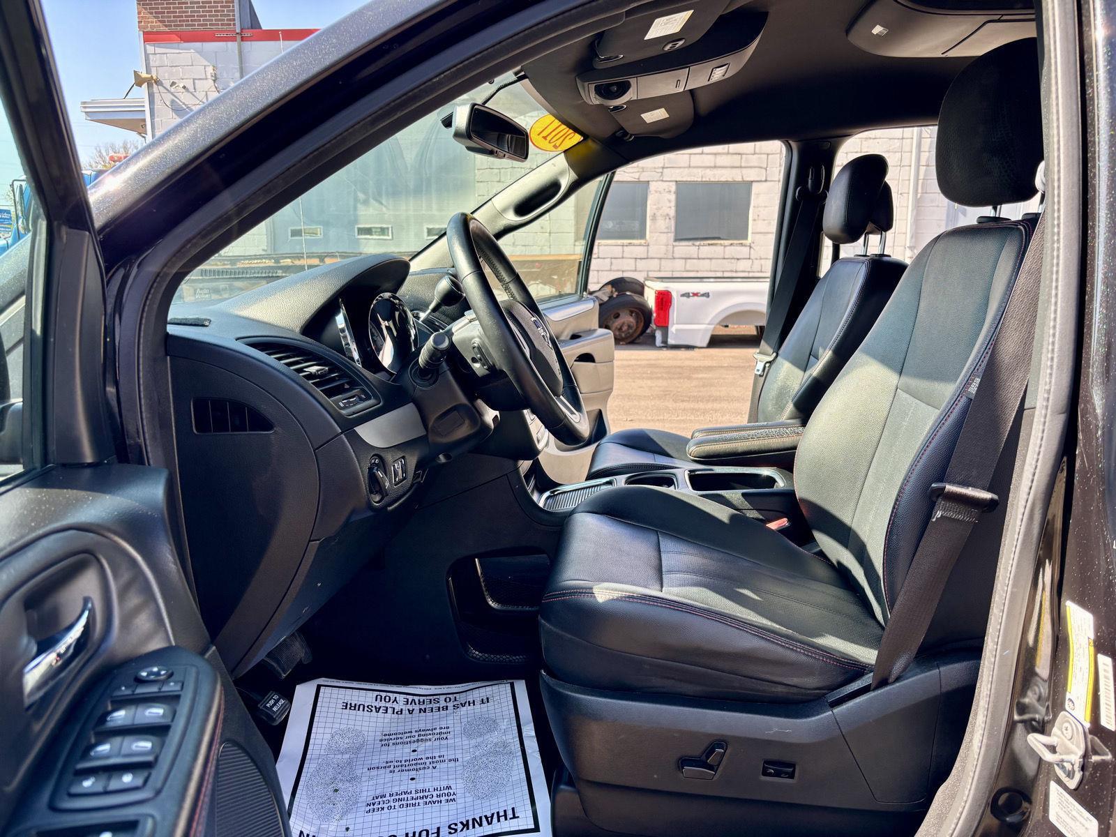 2017 Dodge Grand Caravan GT's photo