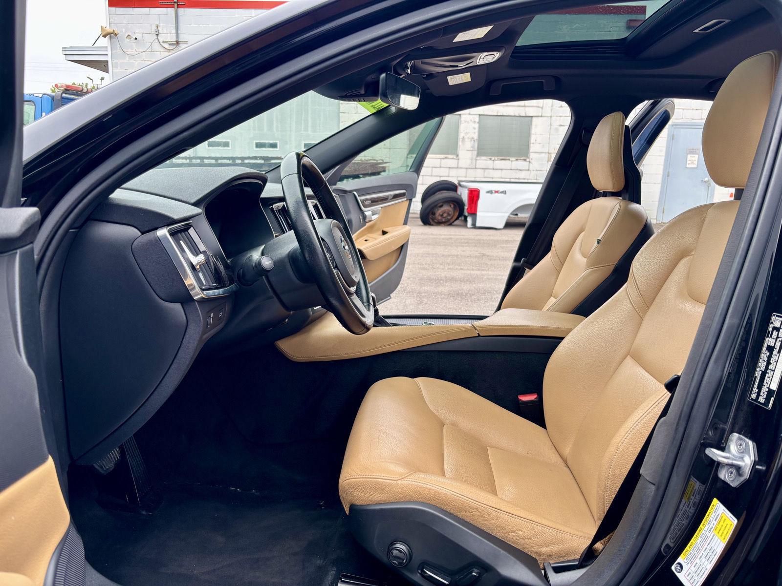 2017 Volvo S90 Momentum