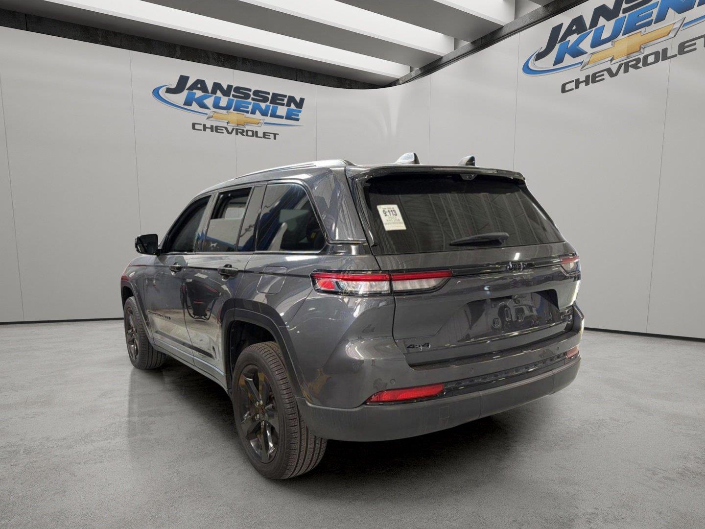 Baltic Gray Metallic Clearcoat 2023 Jeep Grand Cherokee SUV / Crossover Four-Wheel Drive 8-Speed Automatic