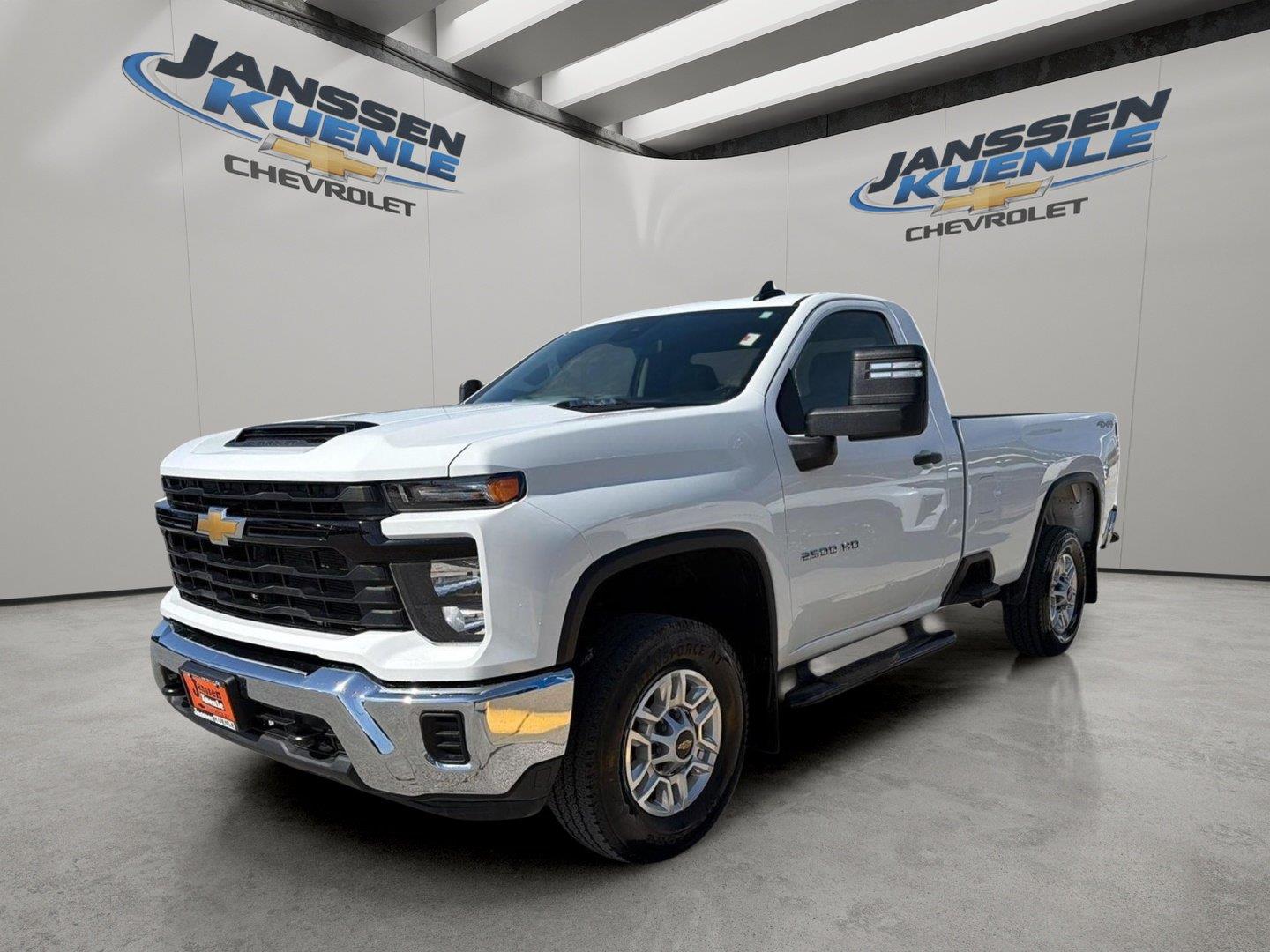 Summit White 2026 Chevrolet Silverado 2500HD Pickup Truck Four-Wheel Drive Automatic