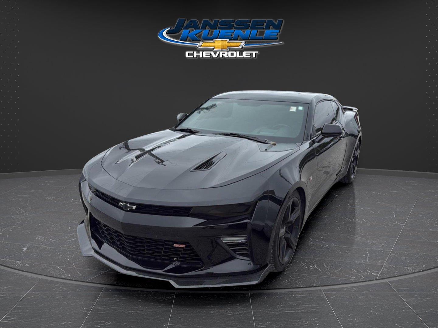 Black 2018 Chevrolet Camaro Coupe Rear-Wheel Drive 8-Speed Automatic