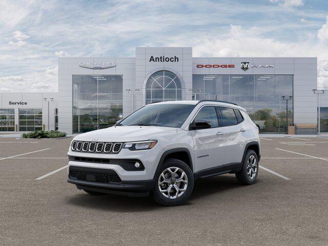 Bright White Clearcoat 2026 Jeep Compass Latitude 4WD SUV / Crossover Four-Wheel Drive 8-Speed Automatic