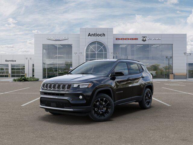 Diamond Black Crystal Pearlcoat 2026 Jeep Compass Latitude Altitude 4WD SUV / Crossover Four-Wheel Drive 8-Speed Automatic