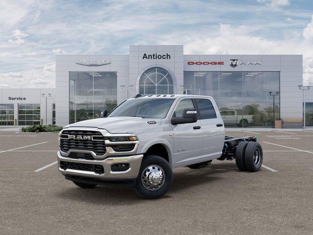Bright White Clearcoat 2026 RAM 3500 Chassis Big Horn Crew Cab LB DRW 4WD Pickup Truck Four-Wheel Drive 8-Speed Automatic