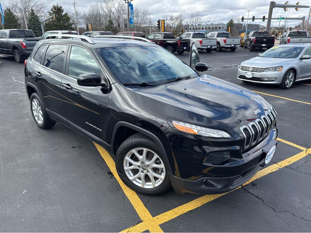 Diamond Black Crystal Pearlcoat 2018 Jeep Cherokee Latitude FWD SUV / Crossover Front-Wheel Drive 9-Speed Automatic