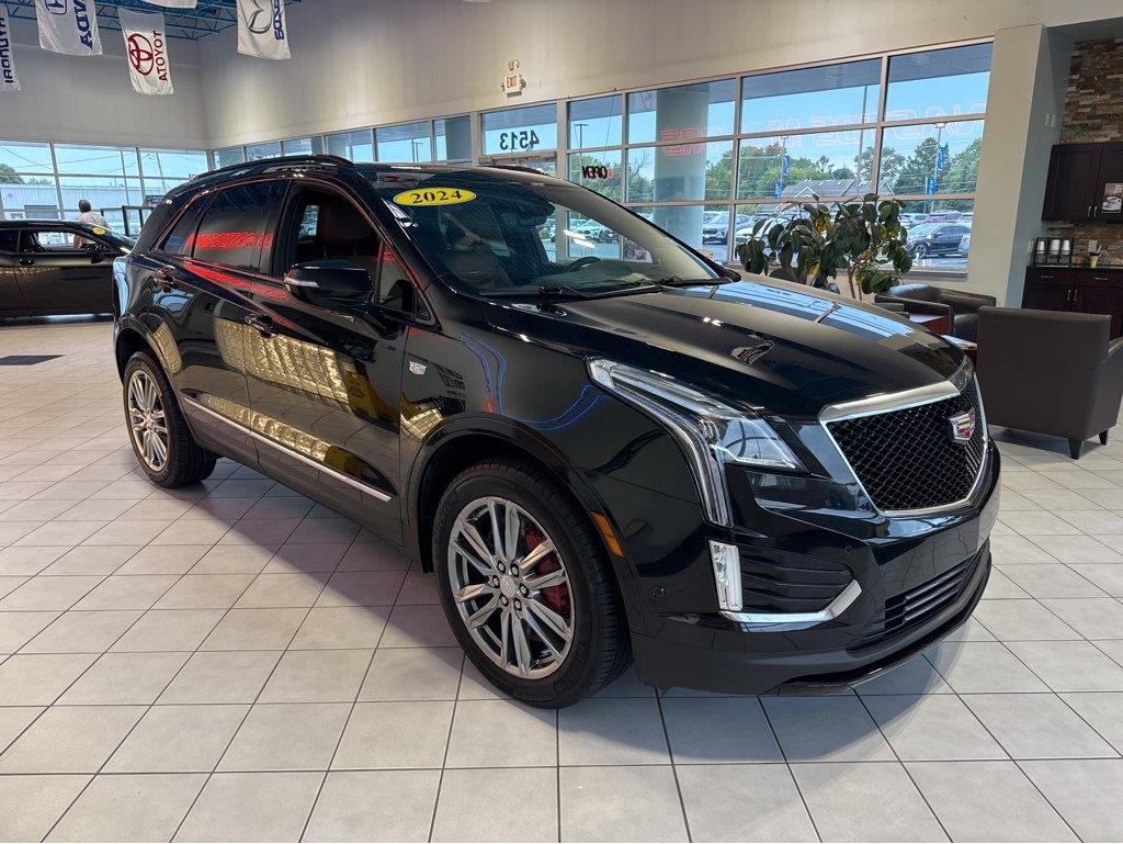 Stellar Black Metallic 2024 Cadillac XT5 SUV / Crossover Four-Wheel Drive 9-Speed Automatic