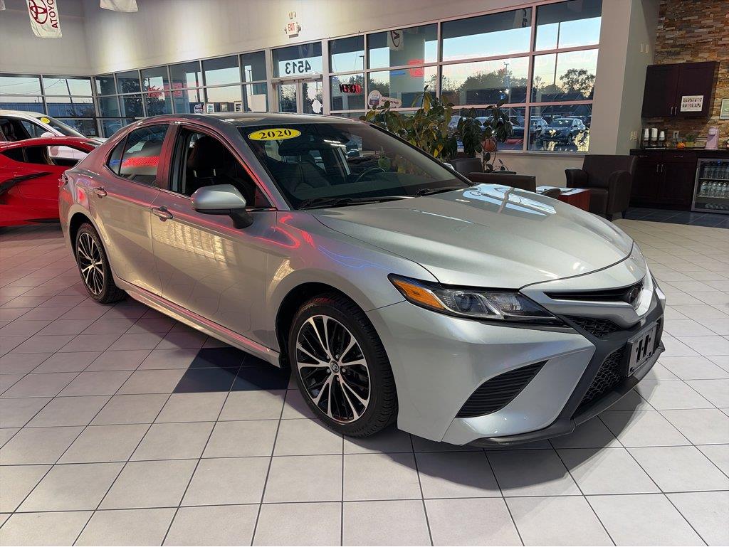 2020 Toyota Camry SE FWD
