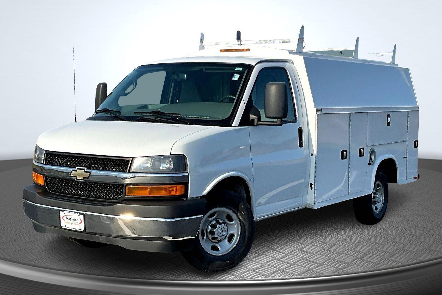 2018 Chevrolet Express Cutaway Base