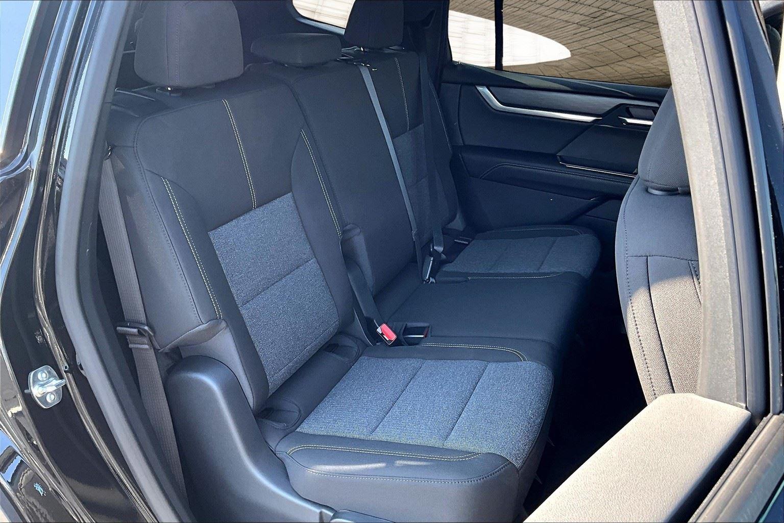 2025 GMC Acadia Elevation - Photo 9