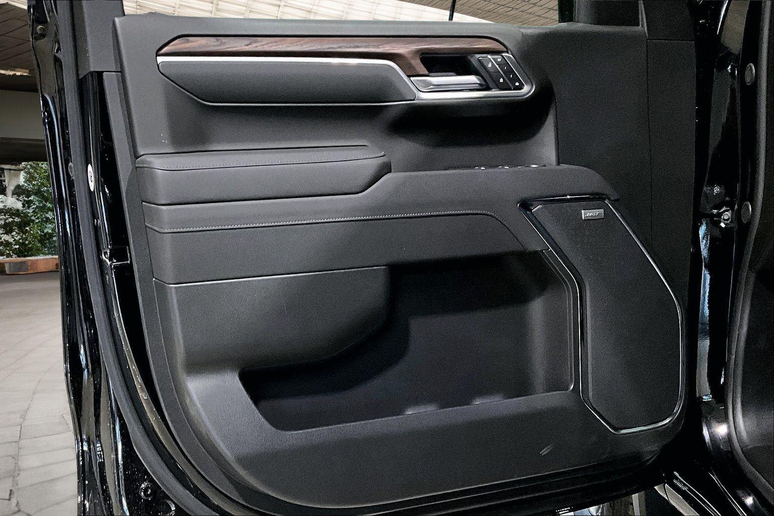 2026 GMC Sierra 1500 SLT - Photo 10